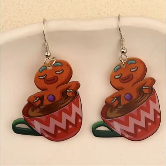 Hand Crafted Festive dangle earrings - Picture 3 of 4